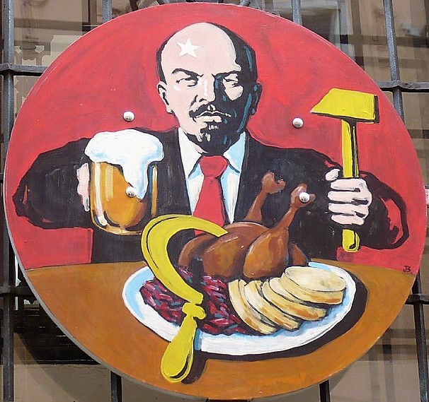 Ленина пивная. Ленин с пивом. Ленин пьет пиво. Ленин алкаш.