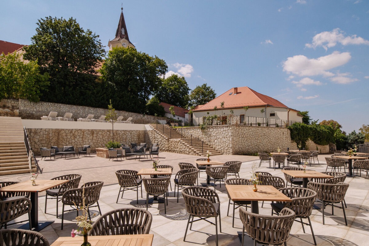 Az Andrássy Kúria & Spa nyári terasza