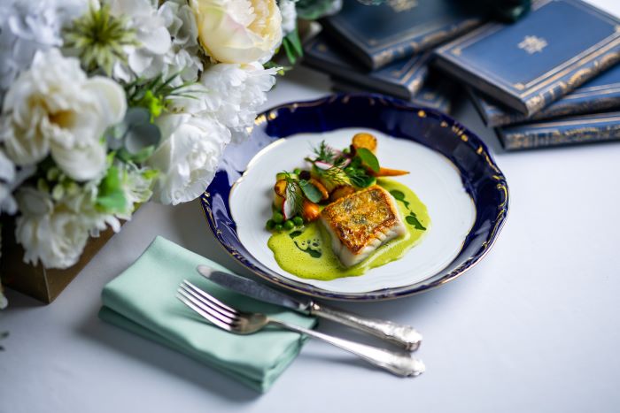 Roston sült fogas Gundel módra.