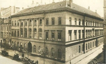 A Nemzeti Kaszinó épülete 1900-ban, a mai Kossuth Lajos utca – Szép utca sarkán (Fotó: BTM Kiscelli Múzeum, Fényképgyűjtemény, F.86.102.)